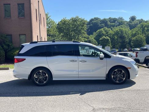 Used 2023 Honda Odyssey Elite image 2