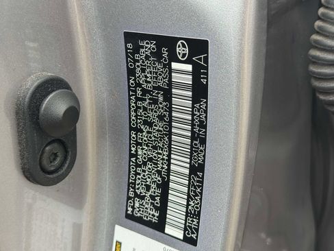 Used 2019 Toyota C-HR XLE FWD image 16