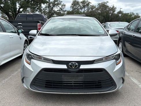 Used 2024 Toyota Corolla LE FWD image 2