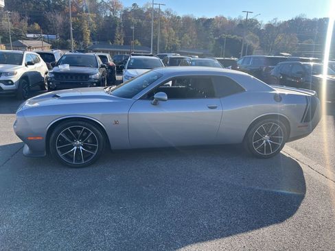 Used 2016 Dodge Challenger R/T Scat Pack image 4