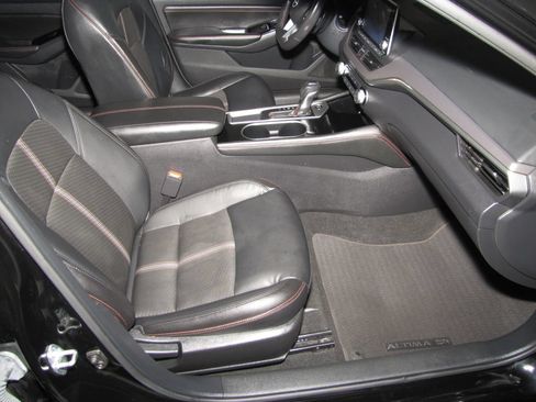 Used 2023 Nissan Altima 2.5 SR FWD image 19