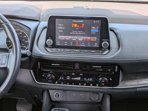 Used 2021 Nissan Rogue SL FWD image 18