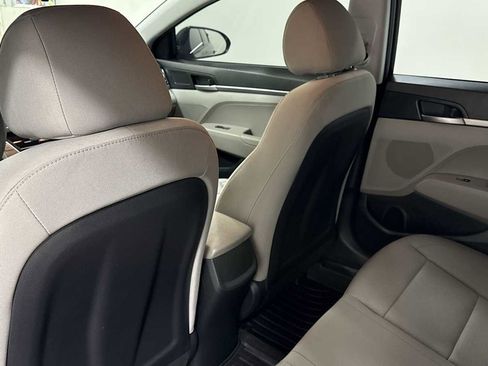 Used 2018 Hyundai Elantra SE image 23