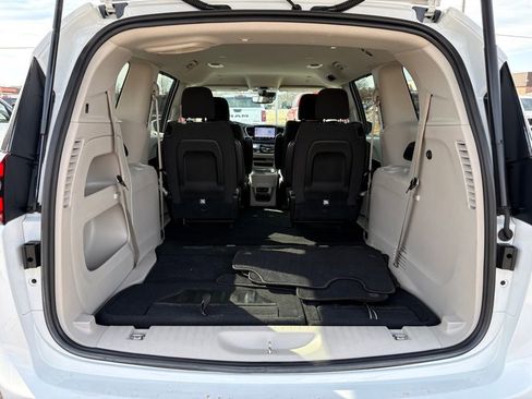 Certified 2021 Chrysler Pacifica Touring w/ Cold Weather Group image 8