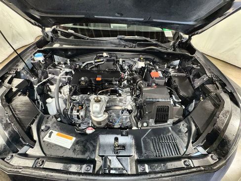 Used 2023 Honda HR-V LX image 32