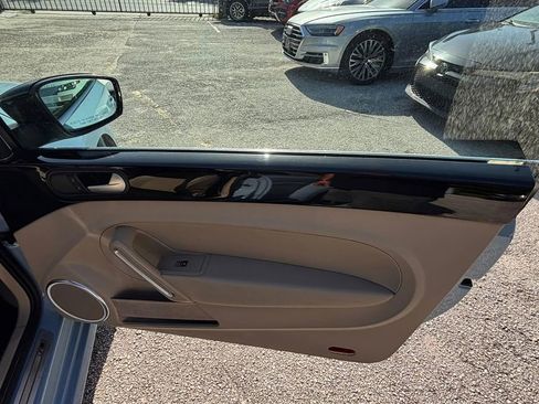 Used 2014 Volkswagen Beetle R-Line image 17