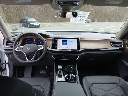 New 2026 Volkswagen Atlas SE image 12