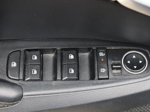 Used 2024 Kia Seltos S FWD image 11