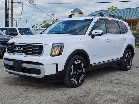 Used 2024 Kia Telluride S w/ S Sunroof Package image 2