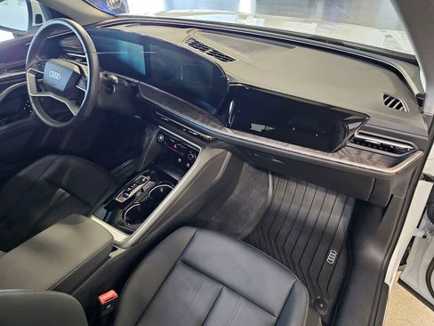 Used 2025 Audi Q5 Premium w/ Convenience Package AWD/4WD image 11