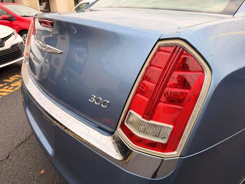 Used 2011 Chrysler 300 Limited image 8