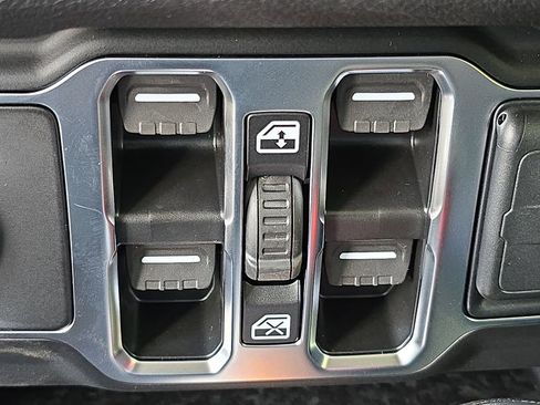 New 2026 Jeep Wrangler Sport S image 28