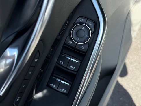 Used 2020 Cadillac XT4 Premium Luxury w/ Cold Weather Package FWD image 14