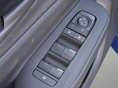 Used 2026 Toyota Prius Plug-In Hybrid image 16