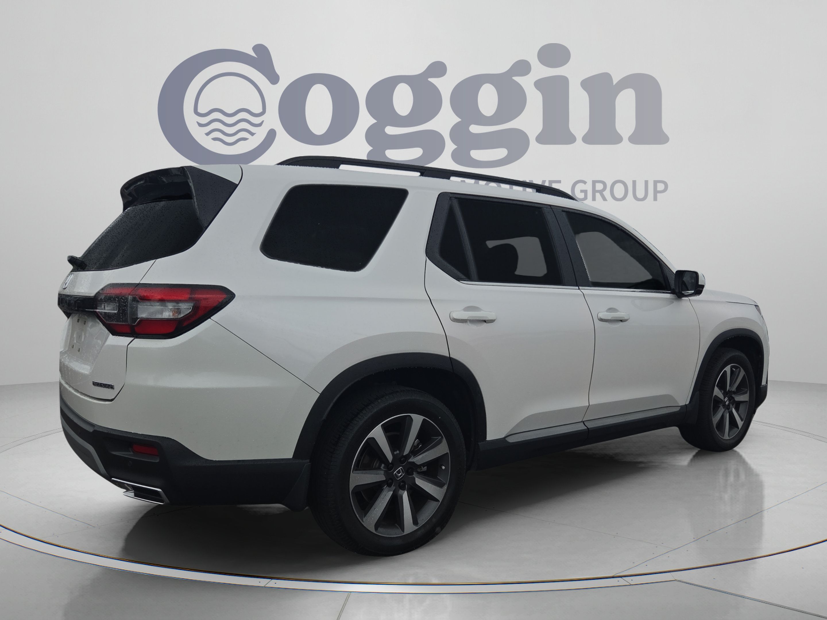 Certified 2023 Honda Pilot Touring image 5