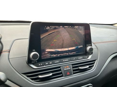 Used 2019 Nissan Altima 2.5 SR FWD image 13