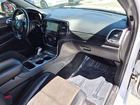 Used 2020 Jeep Grand Cherokee Altitude AWD/4WD image 35