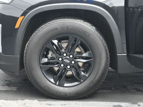 Used 2022 Chevrolet Traverse LT w/ Midnight/Sport Edition image 37