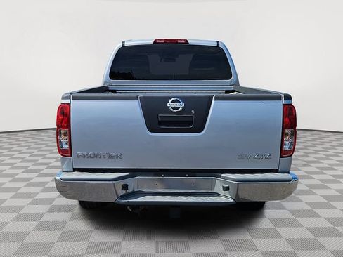 Used 2012 Nissan Frontier SV w/ SV Premium Utility Pkg AWD/4WD image 4