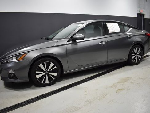 Used 2020 Nissan Altima 2.5 SL image 2