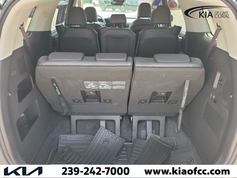 Certified 2025 Kia Carnival EX FWD image 11