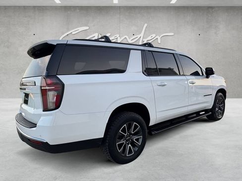 Used 2022 Chevrolet Suburban Z71 w/ Luxury Package AWD/4WD image 16