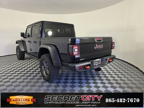 New 2025 Jeep Gladiator Mojave image 5