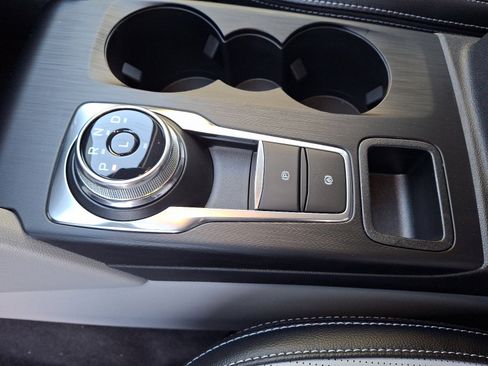 New 2025 Ford Escape SE w/ PHEV Premium Package FWD image 17
