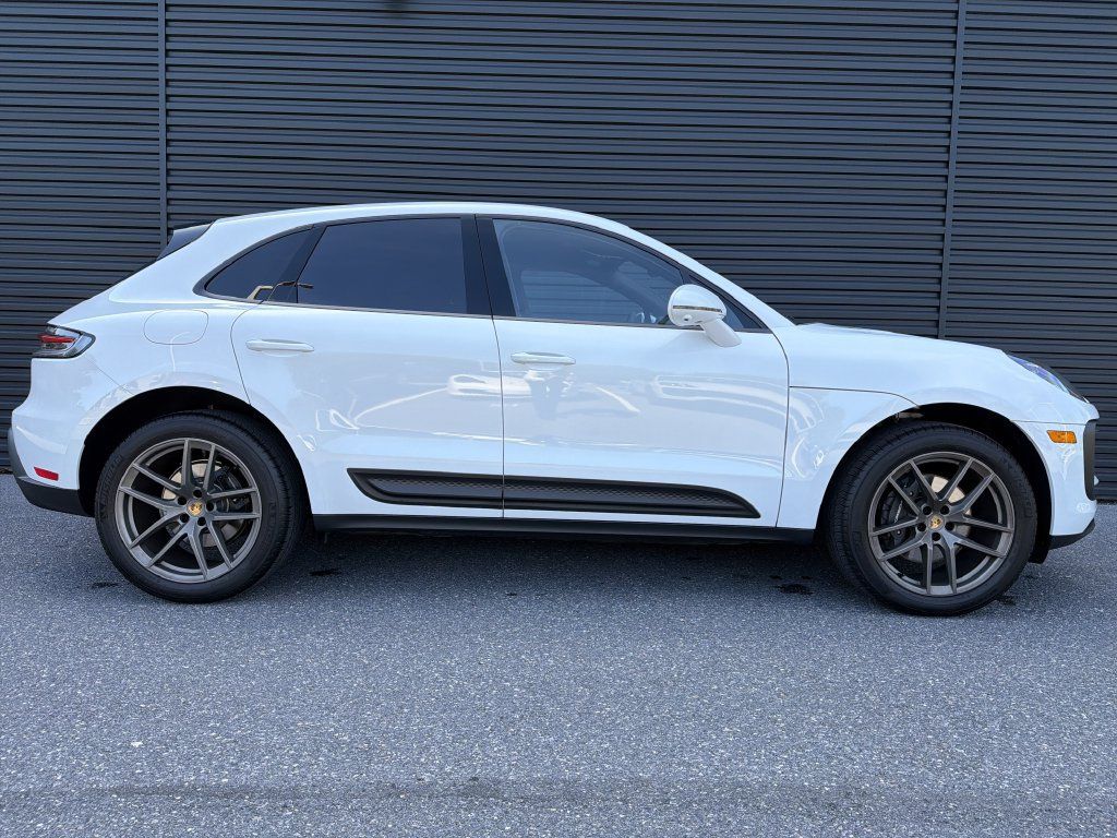 Certified 2026 Porsche Macan AWD/4WD image 6