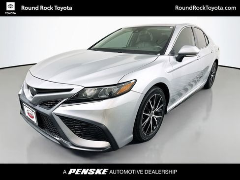 Certified 2022 Toyota Camry SE FWD image 1
