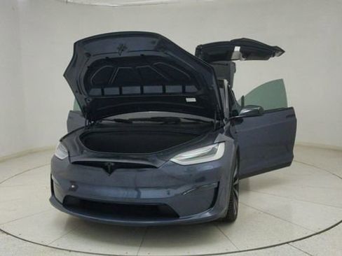 Used 2022 Tesla Model X image 71