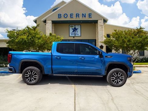 Used 2023 GMC Sierra 1500 AT4 w/ AT4 Premium Package AWD/4WD image 8