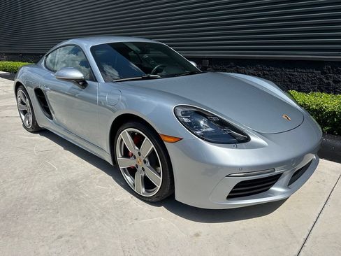Certified 2022 Porsche 718 Cayman S RWD image 12