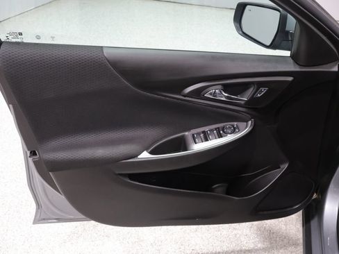 Used 2025 Chevrolet Malibu LS w/ Driver Confidence Package FWD image 14