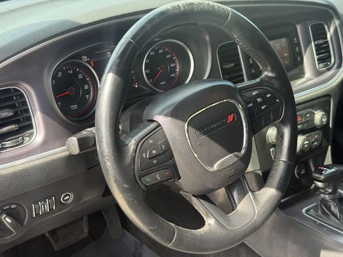 Used 2015 Dodge Charger SE w/ Power Sunroof Group AWD/4WD image 12