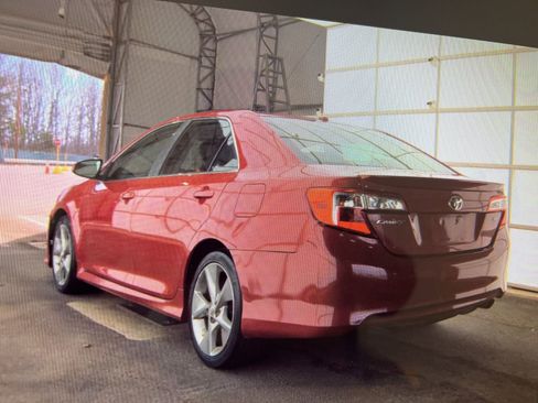Used 2012 Toyota Camry SE FWD image 4