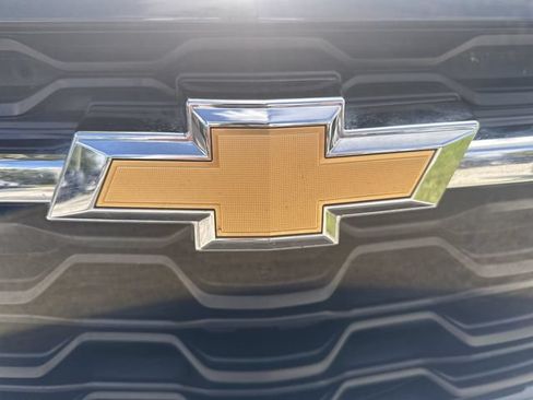 Used 2025 Chevrolet Trax LS w/ LS Convenience Package FWD image 10
