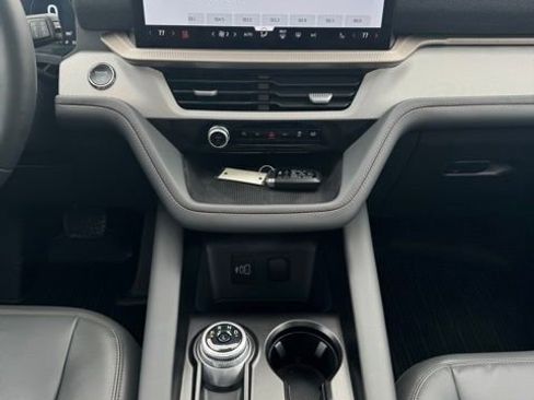 Used 2026 Ford Explorer Active w/ Active Comfort Package image 19