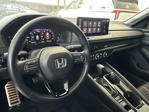 Used 2023 Honda Accord Sport image 13