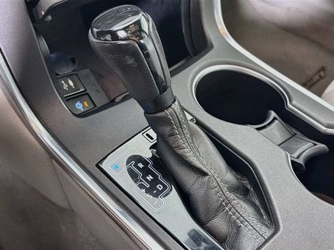 Used 2016 Toyota Camry XLE w/ Moonroof Package FWD image 23