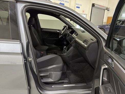 Certified 2024 Volkswagen Tiguan SE R-Line w/ MDO Package, Three-Row FWD image 36