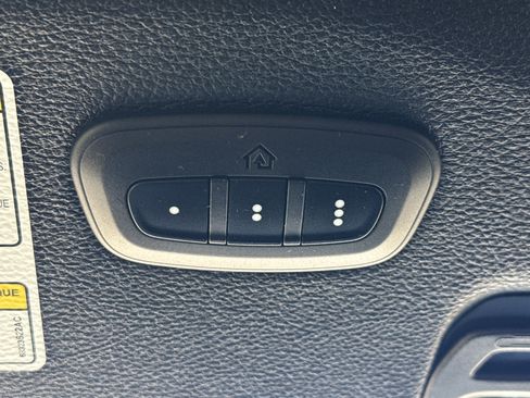 Used 2021 Jeep Wrangler Unlimited Sahara AWD/4WD image 25