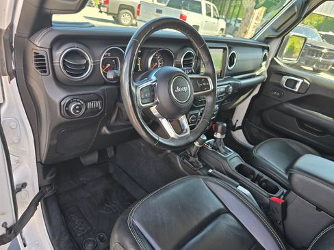 Used 2020 Jeep Gladiator Overland AWD/4WD image 25