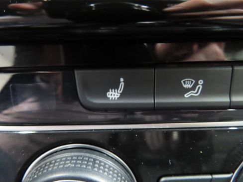 Used 2016 Volkswagen Golf R 4-Door image 45