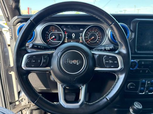 Used 2020 Jeep Gladiator Overland AWD/4WD image 17
