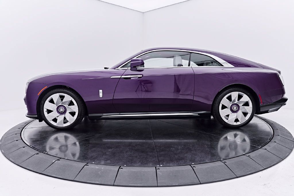 Used 2024 Rolls-Royce Spectre w/ Spectre Launch Package AWD/4WD image 10