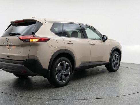 Used 2025 Nissan Rogue SV image 9