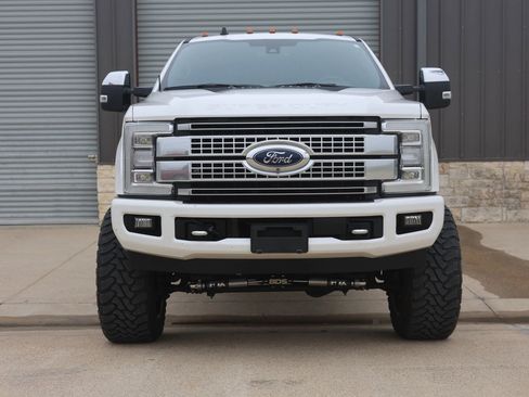 Used 2019 Ford F250 Platinum w/ Platinum Ultimate Package image 10