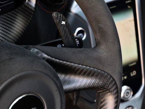 Used 2024 McLaren 750S RWD image 12