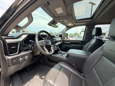 Used 2025 GMC Sierra 3500 Denali w/ Denali Reserve Package AWD/4WD image 27